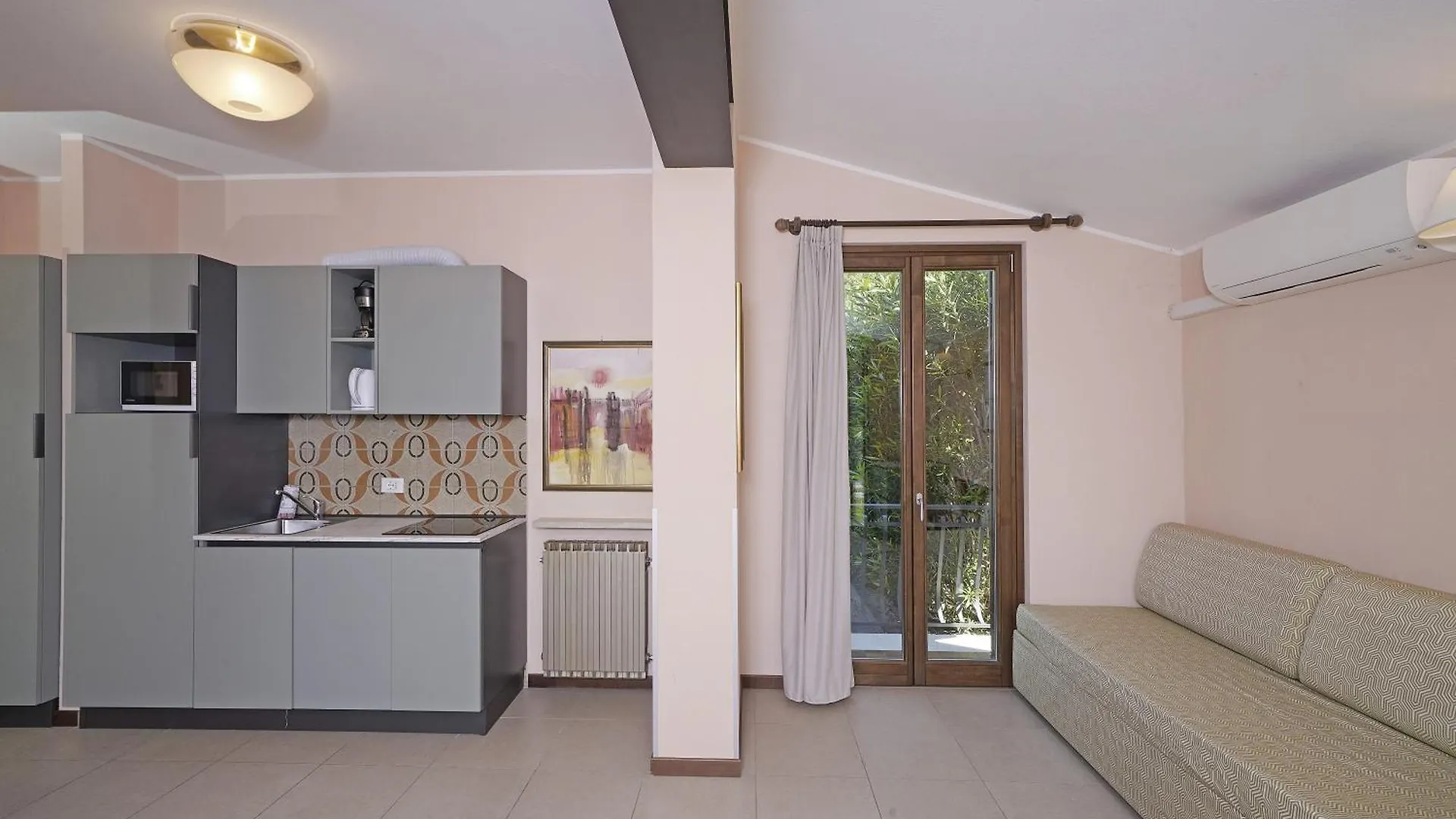 Residence Arca Bardolino 2*,