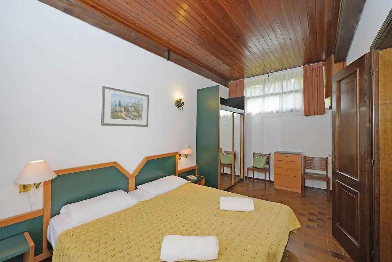 Residence Arca Bardolino 2*,